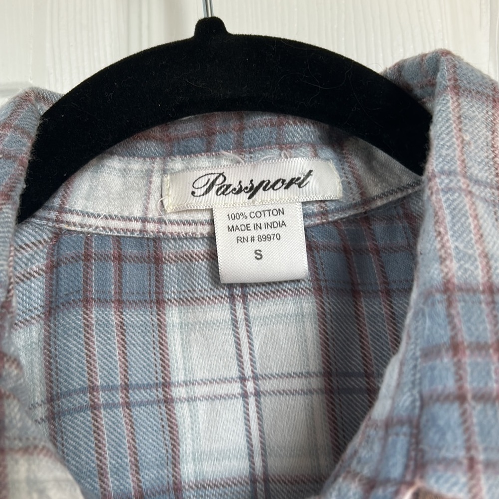 Cropped Button-up - Picture 2 of 2